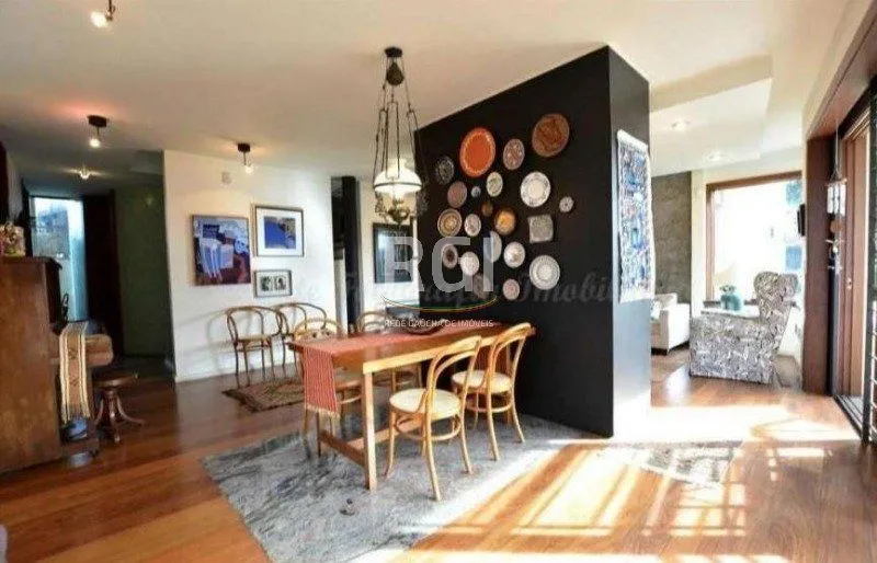 Imagem Casa para Venda - 276m², 3 dormitórios, sendo 1 suites, 5 vagas - Medianeira