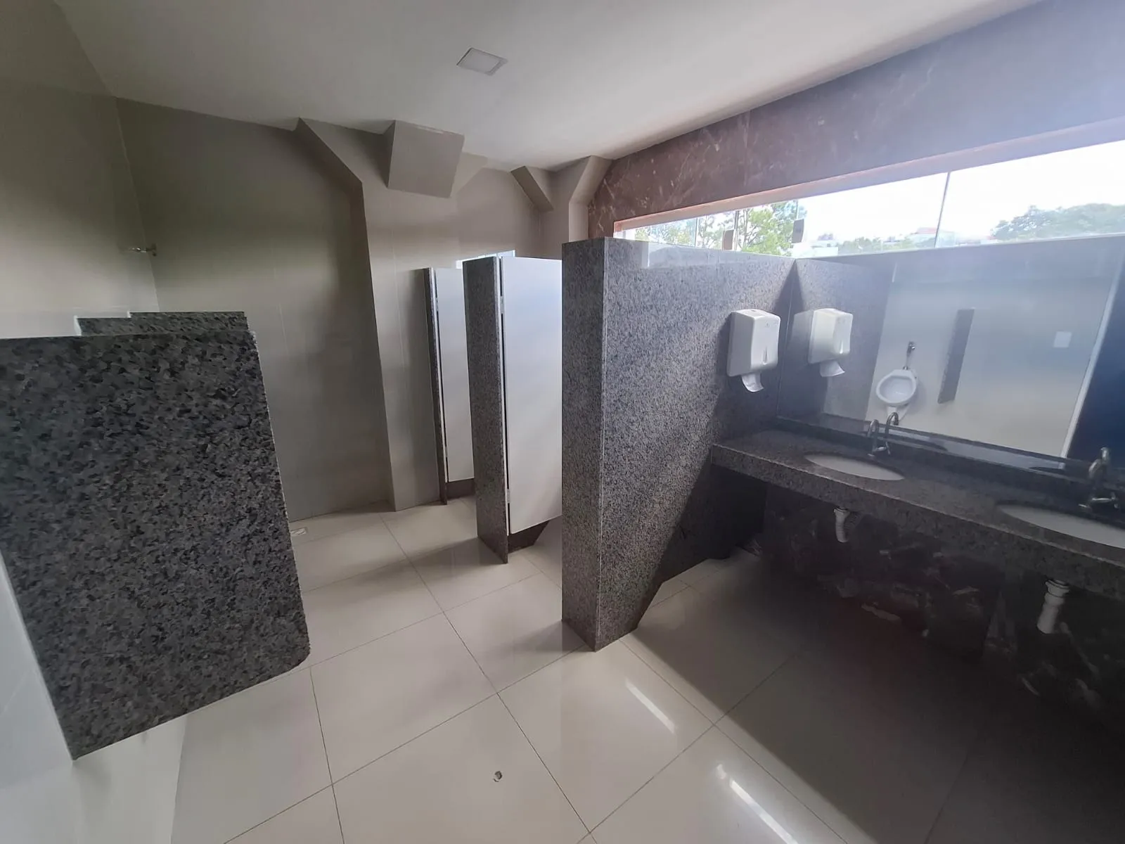 Imagem Sala comercial 200m² Condomínio Black e Whitte- Sorocaba/SP