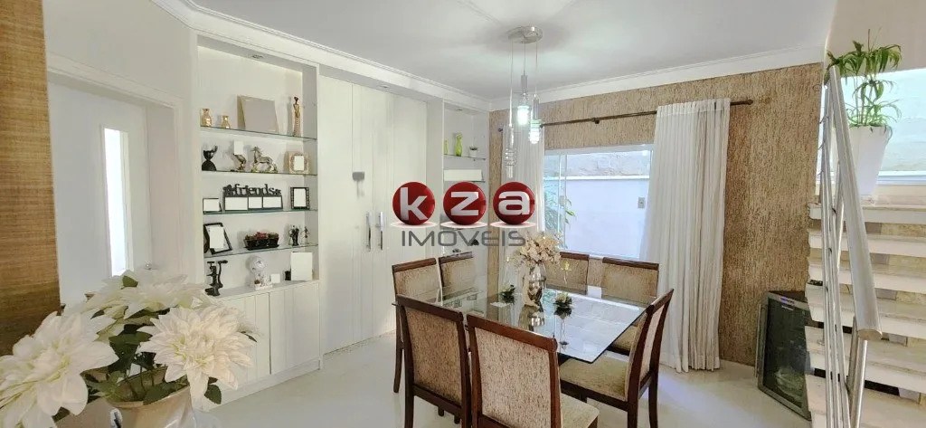 Imagem Casa de Luxo em Condomínio: 4 Quartos, 4 Suítes, 3 Salas, 5 Banheiros, 2 Vagas de Garagem, 300m² em Valinhos-SP, Jardim Recanto.