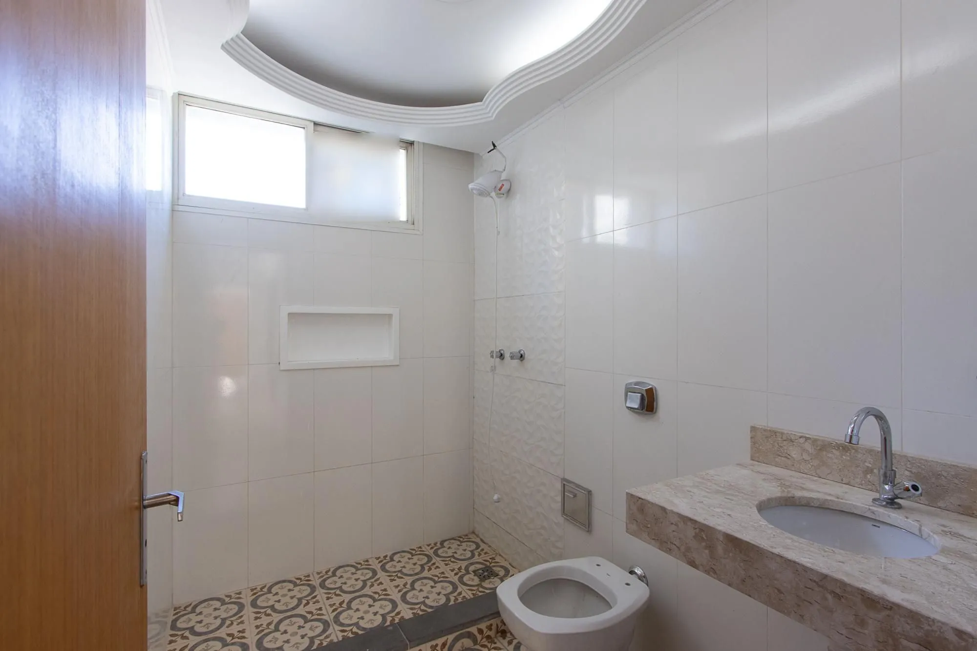 Imagem Apartamento à venda no bairro Moinhos de Vento, em Porto Alegre - RS. Com área privativa de 100.73m².