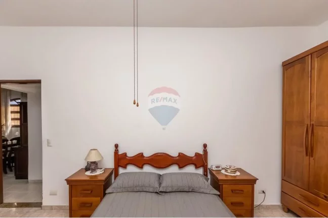 Imagem Casa Térrea 300m² 3 Dormitórios 5 Vagas com jardim e Área Gourmet Edícula