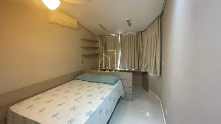 Imagem Excelente casa em condomínio fechado com três suítes e espaço gourmet a venda na Praia do Flamengo