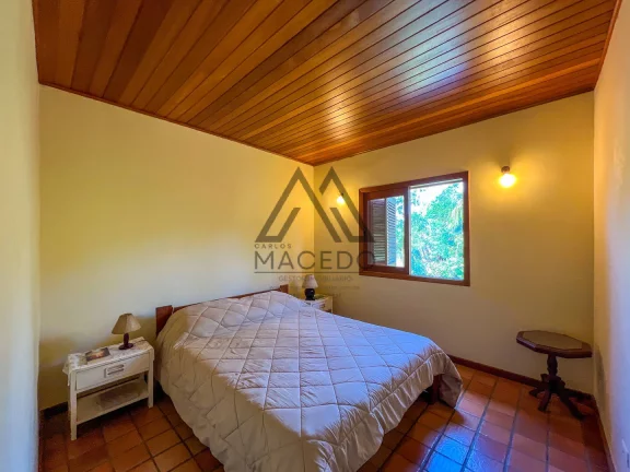 Imagem Casa típica da Granja Viana, em condomínio com mata Atlântica predominante. Propriedade exclusiva...