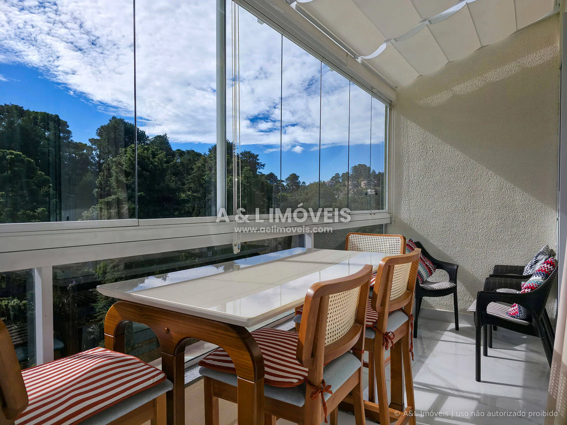 Imagem Apartamento a 800 m do centro turístico de Capivari | Campos do Jordão