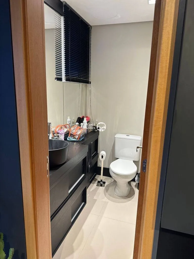 Imagem Vende-se Apartamento em Porto Alegre-RS, com 2 quartos, 62.89 m2