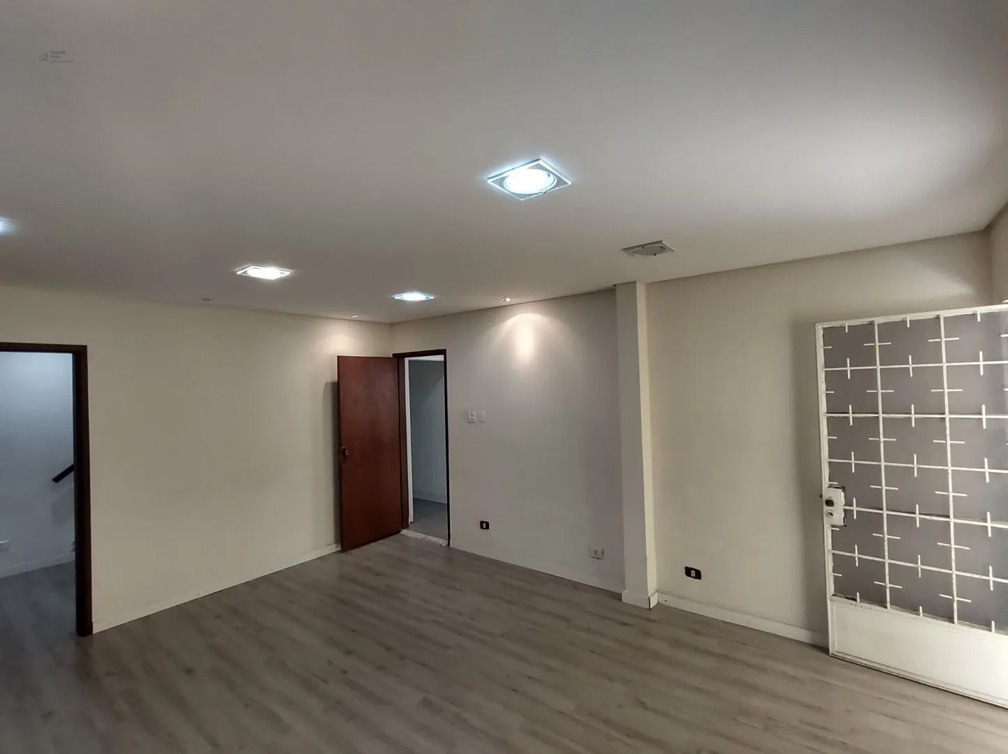 Imagem Excelente Casa ( Sobrado) na Vila Madalena para modernização em terreno de 550m²