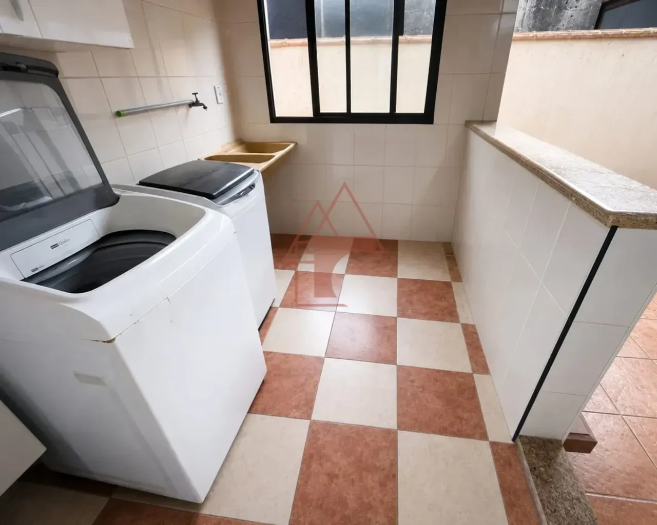 Imagem Sobrado com 3 Quartos à Venda, 256 metros em Vale Verde - Cubatão