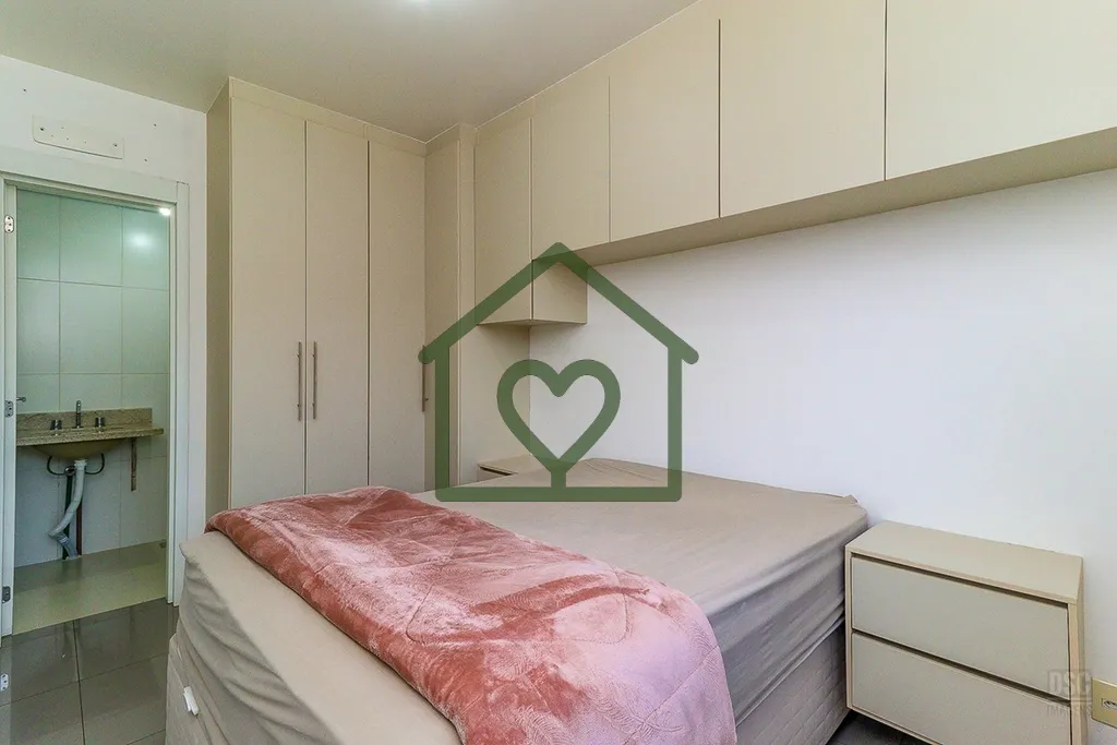 Imagem O apartamento estÃ¡ desocupado, tem privacidade nas janelas. SÃ£o 2 dormitÃ³rios, sendo um deles suÃ...
