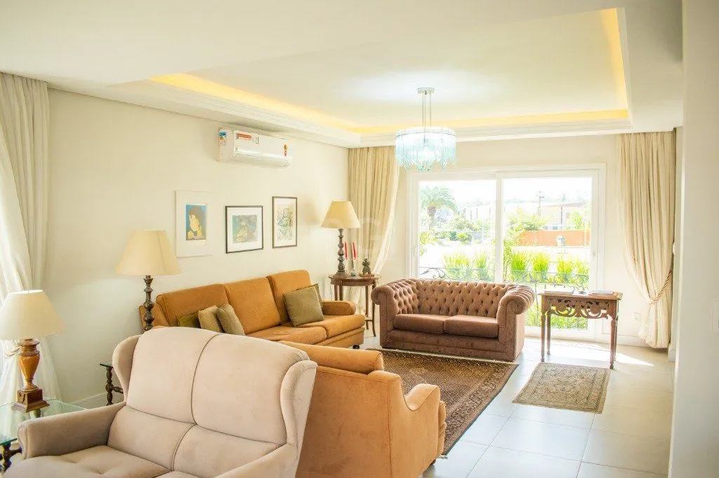 Imagem Casa para Venda - 243.12m², 4 dormitórios, sendo 1 suites, 4 vagas - São Vicente