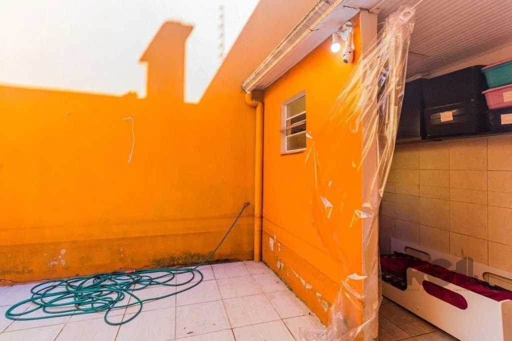 Imagem Casa com 99,73m², 2 dormitórios, 2 vagas no bairro Floresta