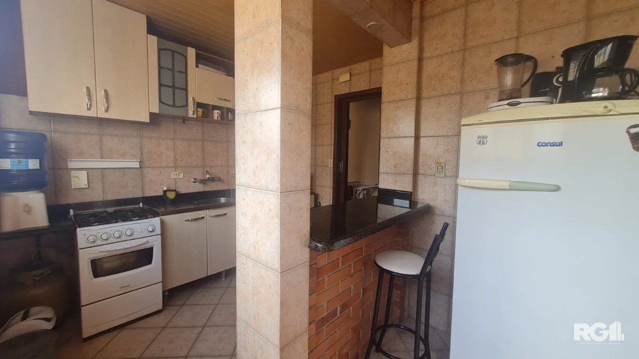 Imagem APARTAMENTO DE 2 DORMITÓRIOS AMPLO E MOBILIADO NA CIDADE BAIXA