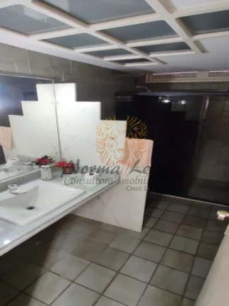 Imagem Casa à Venda no Bairro 13 de Julho, Aracaju-SE - 280 m², 4 quartos, 3 suítes, 3 salas, 5 banheiros e 3 vagas!
