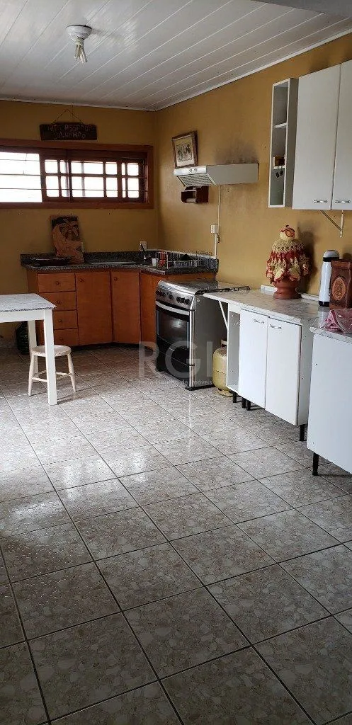 Imagem Casa para Venda - 200m², 8 dormitórios, 5 vagas - Teresópolis