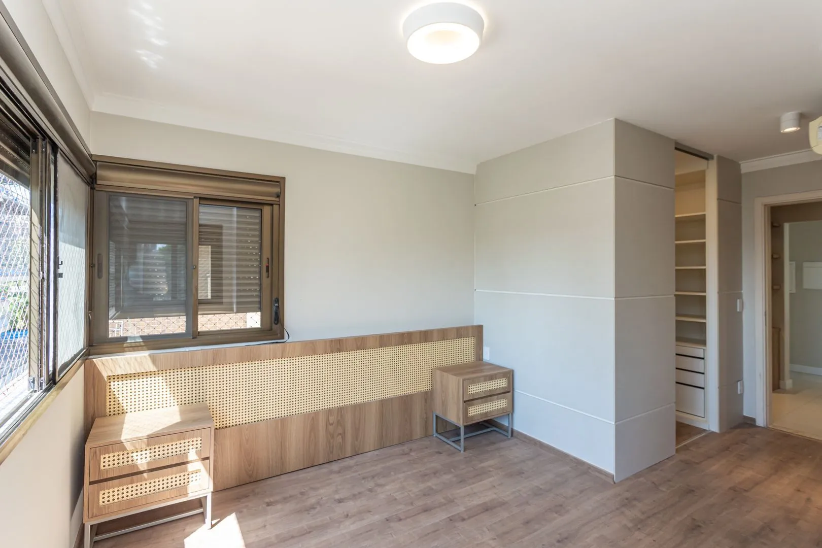 Imagem Apartamento no bairro Mont Serrat de 2 suítes e 2 vagas DESOCUPADO