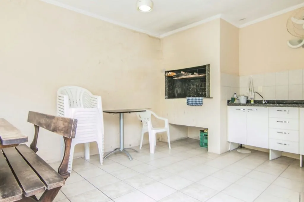 Imagem Casa em condomínio com 3 dormitórios, suíte e 2 vagas