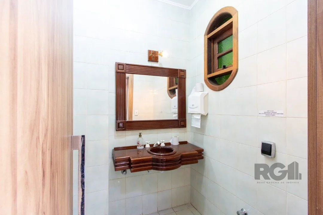 Imagem Excelente casa comercial com aproximadamente 300m² de área construída