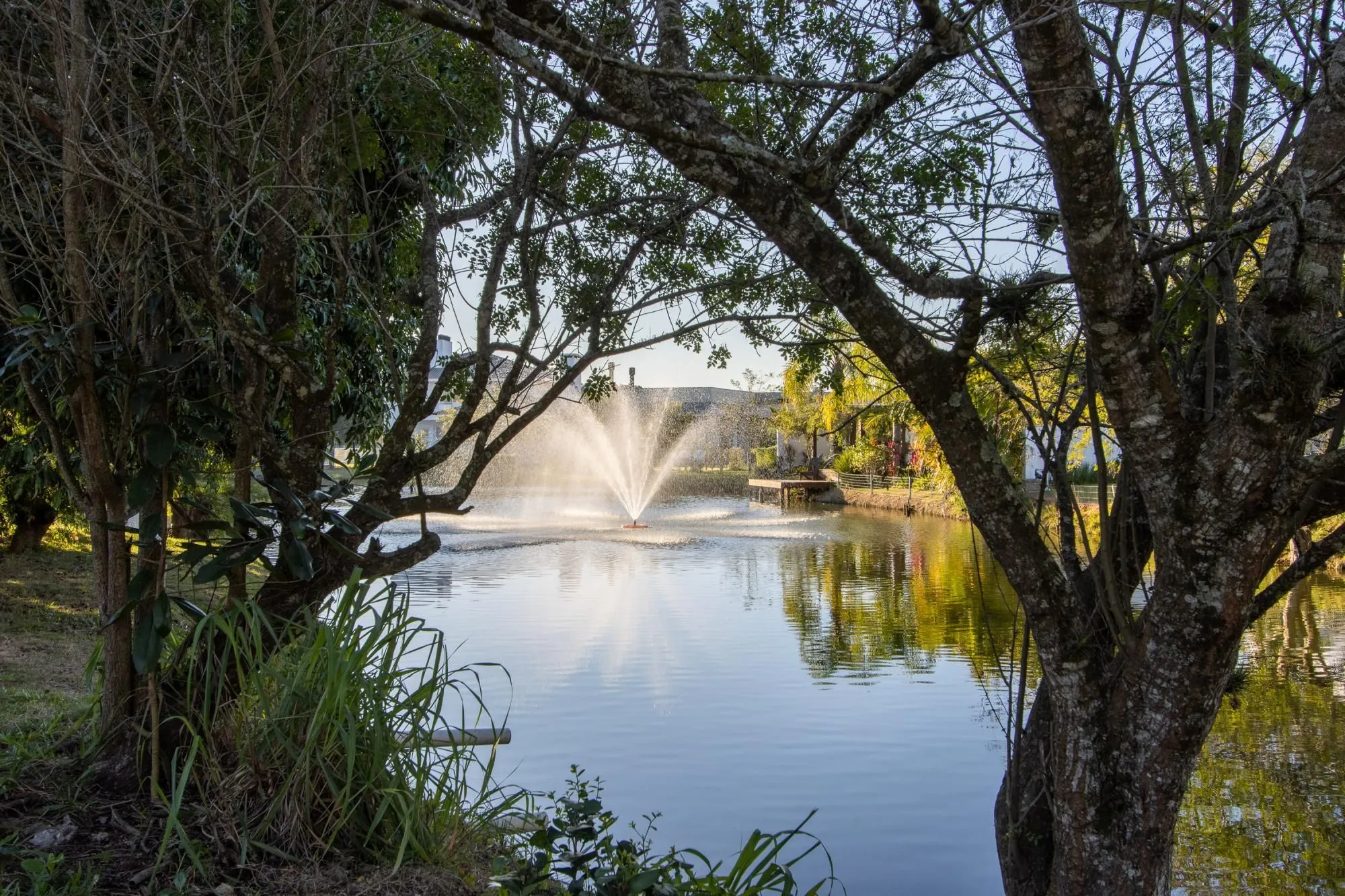 Imagem Linda Casa de 5 suítes com fundos Lago no TerraVille