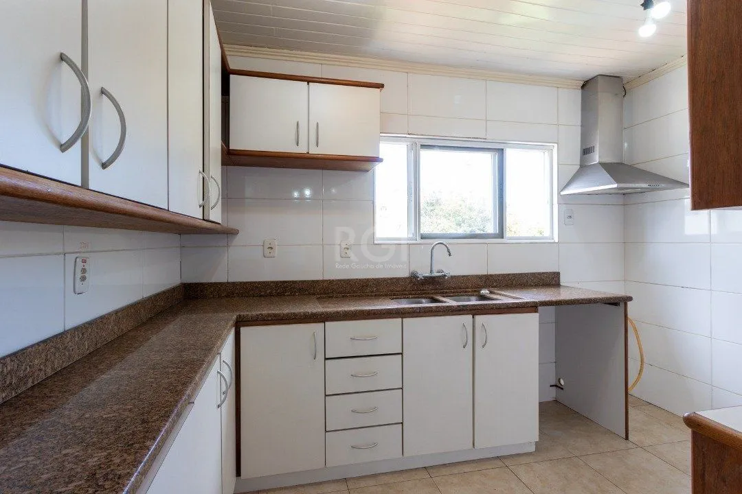 Imagem Casa para Venda - 202m², 3 dormitórios, sendo 1 suites, 2 vagas - Cristal