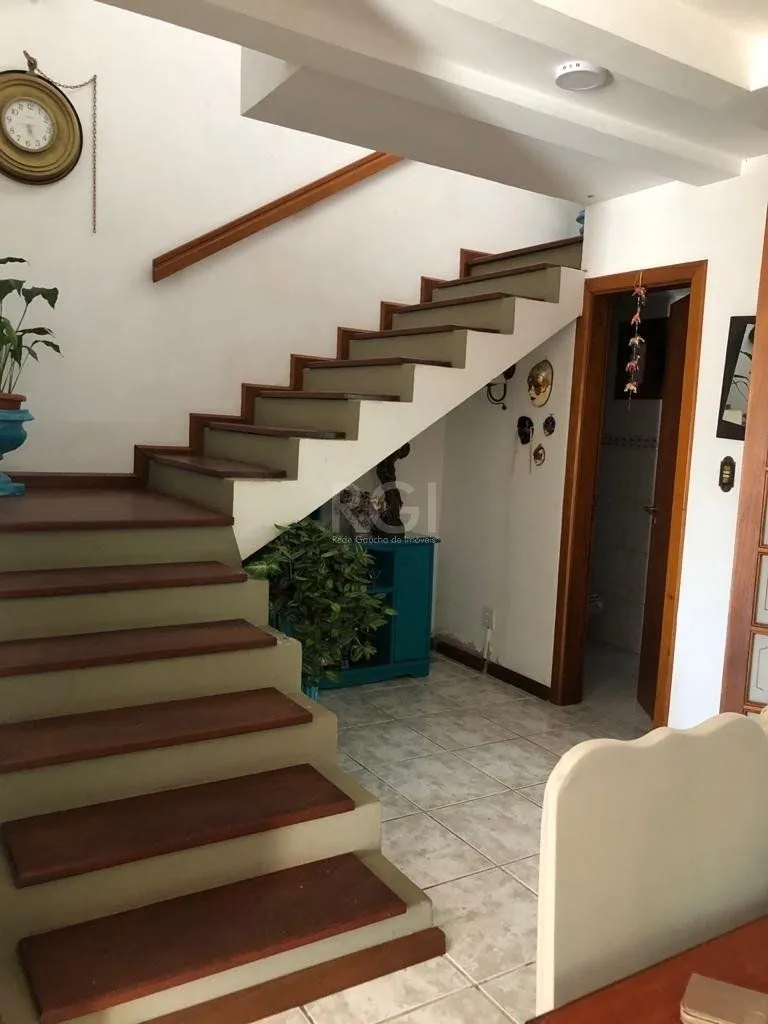 Imagem Casa para Venda - 178.5m², 3 dormitórios, sendo 2 suites, 2 vagas - Tristeza