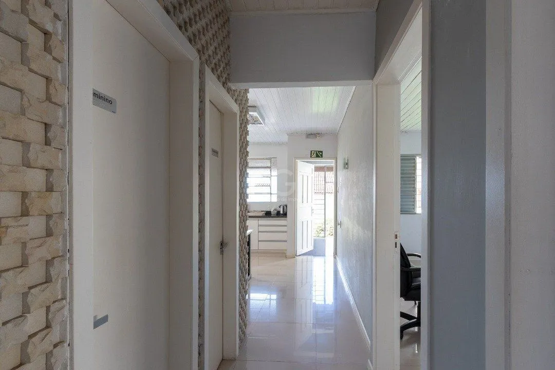 Imagem Casa para Venda - 199.62m², 5 dormitórios, 15 vagas - Tristeza