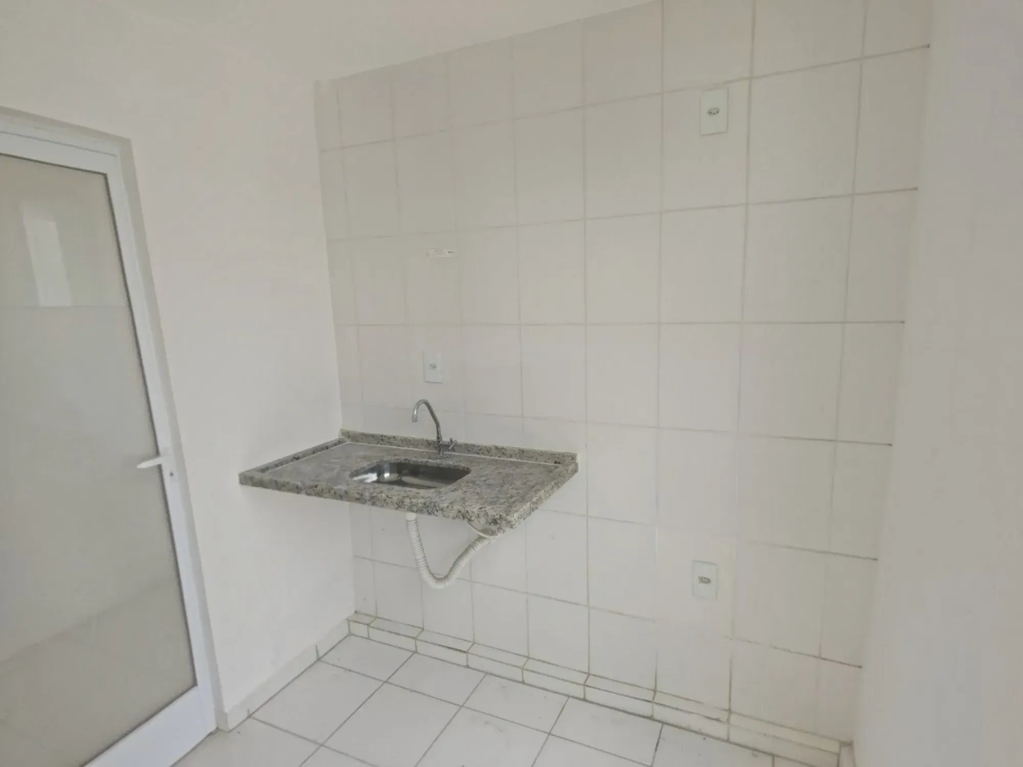 Imagem Casa de Condomínio com 2 Quartos para Alugar, 57,33 m² em Jardim Colônia - Jacareí