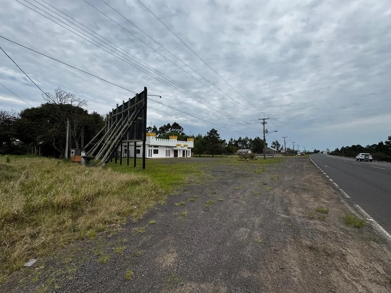 Imagem Terreno de 1 Hectare à Venda em Osório - Estrada do Mar de frente, RS com laudo Ambiental.