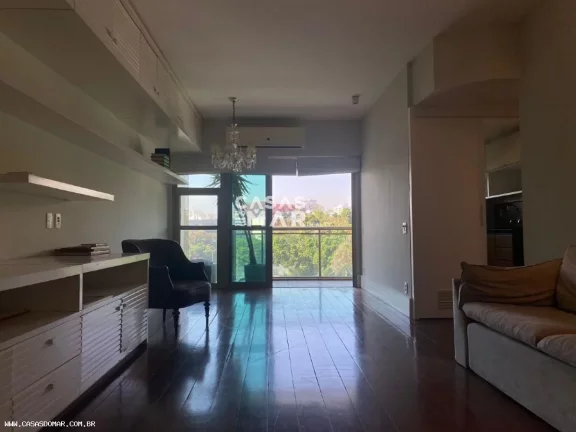 Imagem Apartamento de luxo à beira-mar no Leblon, RJ: 2 quartos, 1 suíte, 2 banheiros, 2 vagas de garagem e 84m² de pura sofisticação!