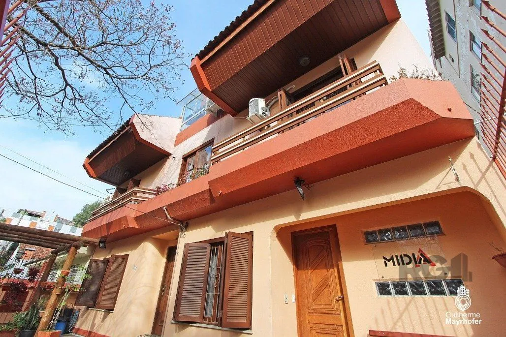 Imagem Casa de 250m² Para comprar no Bairro Mont Serrat Por R$1.120.000,00