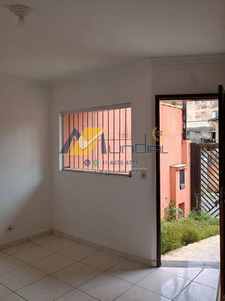 Imagem Sobrado com 2 Suítes na Vila Curuçá - Santo André - lado da linha trolebus