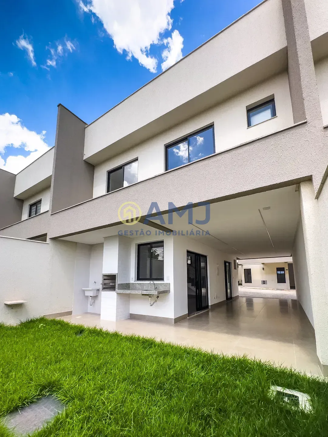 Foto do imóvel Sobrado à venda 3 Suiítes no Jardim Atlântico - House Garden Parque Cascavel em Endereço não informado