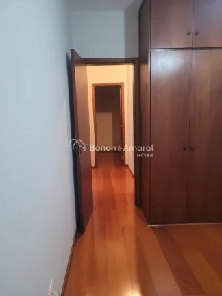 Imagem Apartamento em Campinas, tem a oferecer neste apartamento exclusivo. Com três quartos, incluindo um...