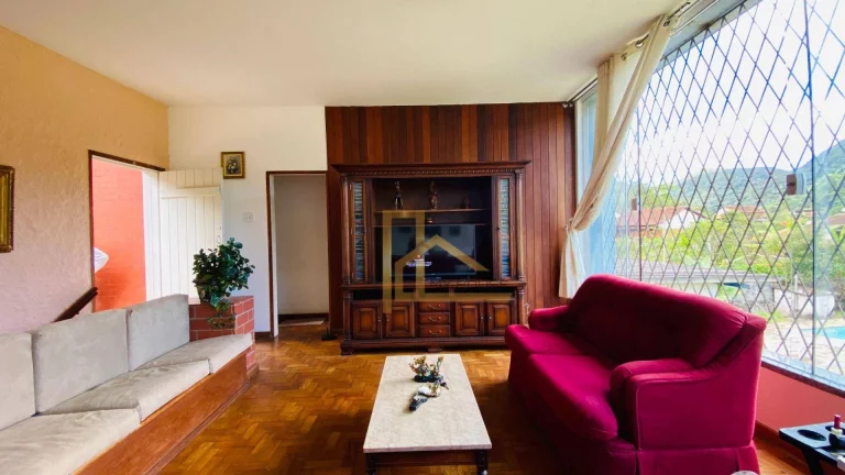 Imagem Casa com 3 dormitórios sendo 2 suítes à venda, 161 m² Carlos Guinle - Teresópolis/RJ