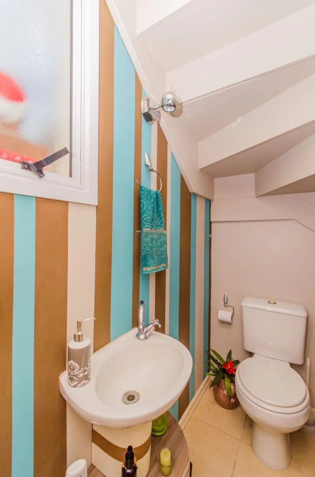 Imagem Casa em Condomínio 4 Dormitórios com Suíte no Lindoia - Porto Alegre