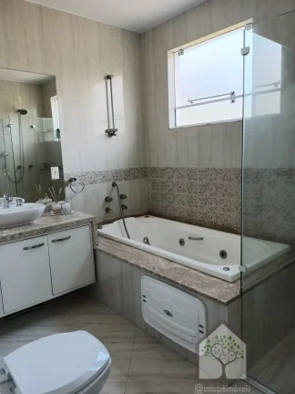 Imagem Casa de alto padrão em Condomínio Fechado