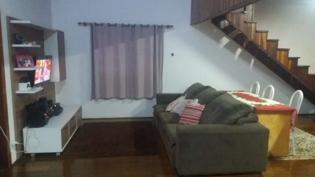 Imagem Comercial à venda 3 Quartos, 1 Suite, 5 Vagas, 300M², Bela Vista, Pindamonhangaba - SP