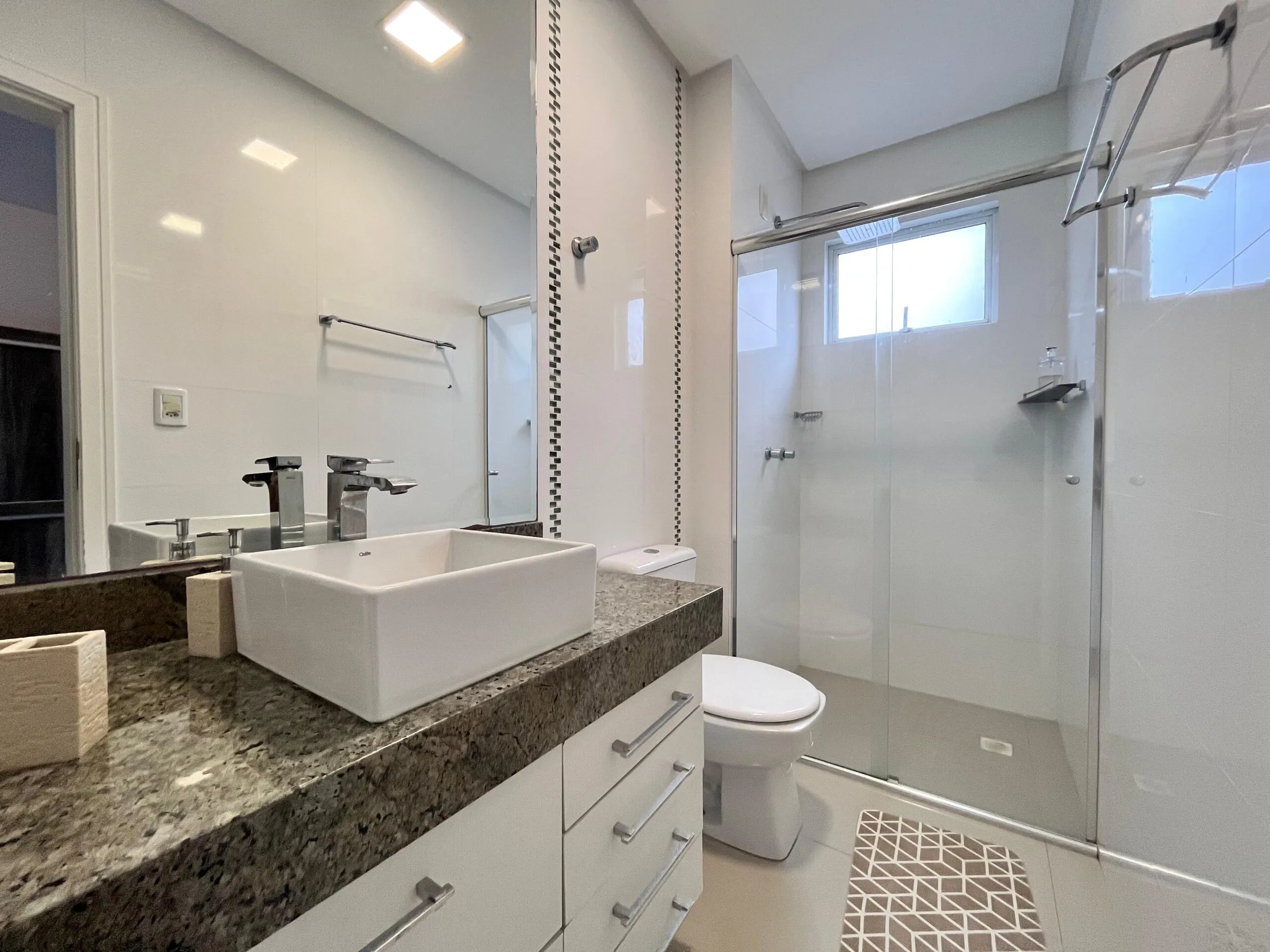 Imagem Apartamento com vista para o mar à venda com 142m2 por R$ 1.950.000,00