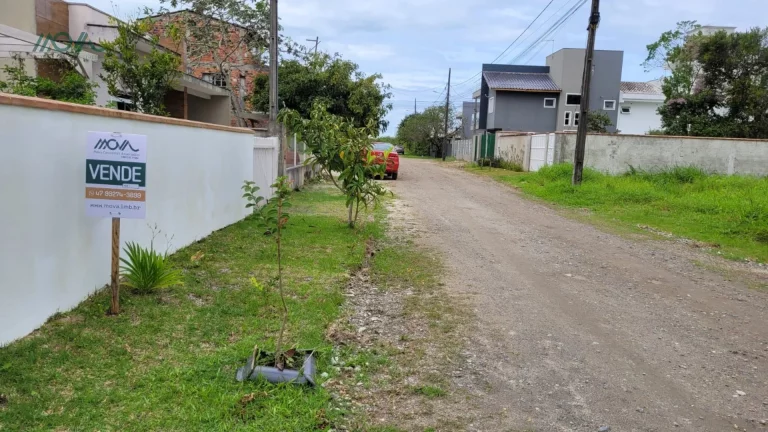 Imagem Casa à Venda em Itapoá - 3 Quartos, 100m da Praia, Oportunidade Imperdível!