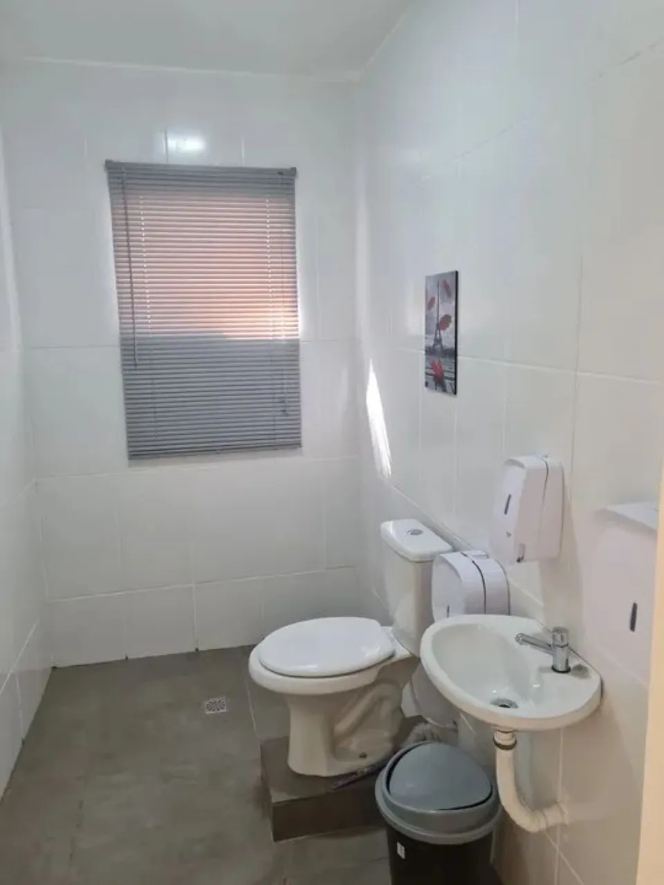 Imagem Aluguel de Casa Comercial na Vila Olímpia, Sorocaba-SP: 5 Quartos, 1 Sala, 4 Banheiros, 200m² de Área Disponíveis!