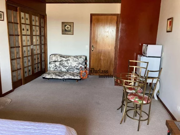 Imagem Sobrado com 4 dormitórios à venda, 259 m² por R$ 1.200.000,00 - Jardim Guararema - Campos do Jordão/SP