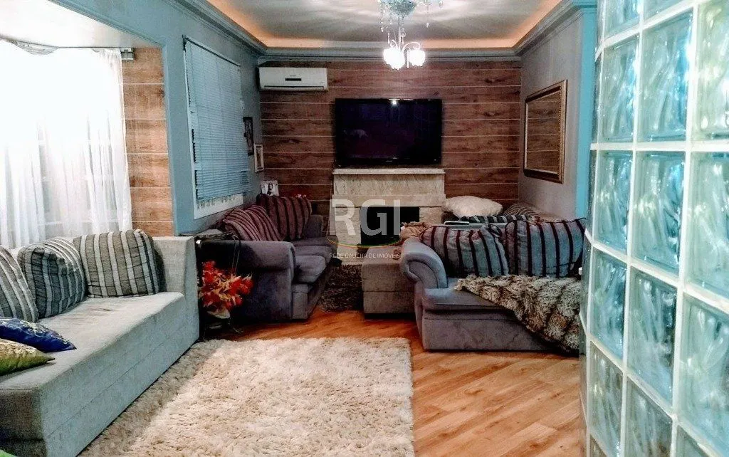Imagem Casa para Venda - 300m², 2 dormitórios, sendo 1 suites, 3 vagas - Belém Novo