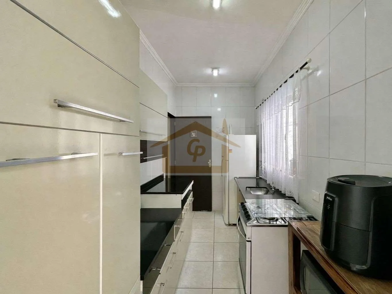 Imagem Casa Térrea, 2 quartos sendo um suíte , condomínio com Clube, 3 vagas