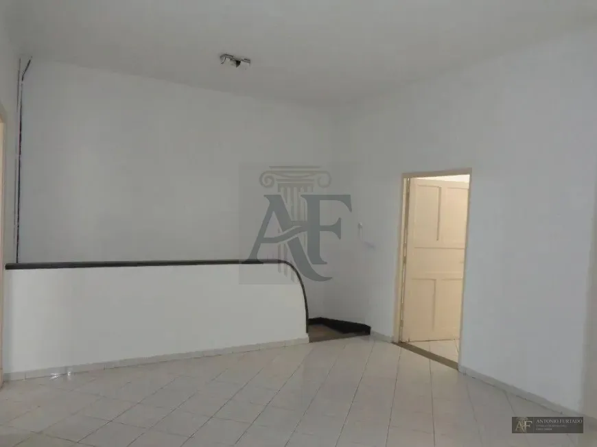 Foto do imóvel Sobrado para alugar em Vila Firmiano Pinto, São Paulo