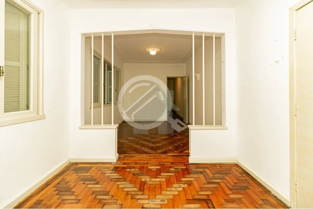 Imagem Localizado na Rua Felipe Camarão, 553, este apartamento de 89m² oferece uma excelente oportunidade...