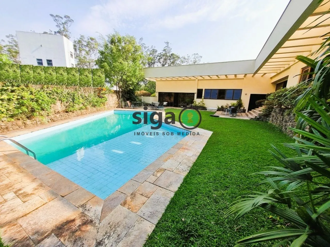Foto do imóvel Casa a venda no Jardim Leonor com 5 quartos