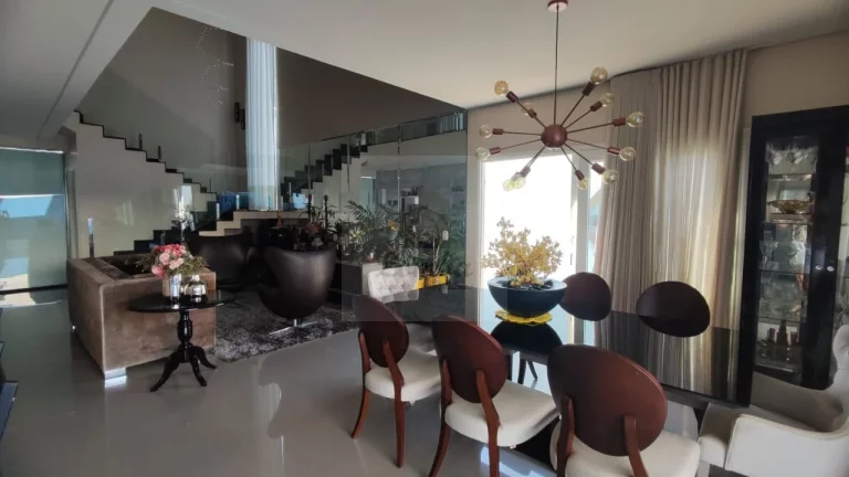 Imagem Casa de luxo em condomínio fechado no Jardim Itália - Cuiabá-MT 4 suítes, 382m², 4 vagas Próximo ao clube Imperdível!