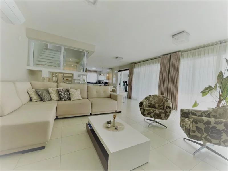 Imagem Casa com 3 quartos, 387m2, à venda em Balneário Piçarras, Centro