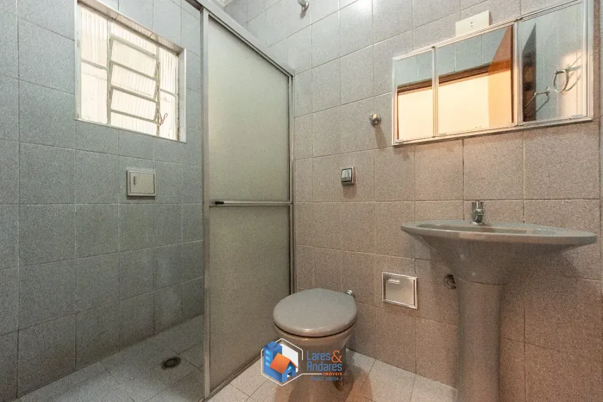Imagem Casa para venda em Parque Santo Antônio com 5 quartos, 210m²
