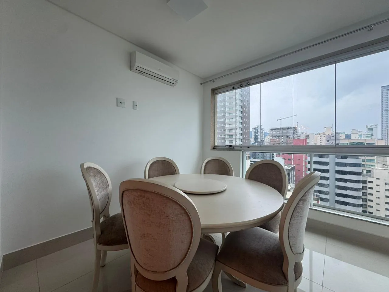 Imagem Apartamento com vista para o mar à venda com 171m2 por R$ 3.500.000,00