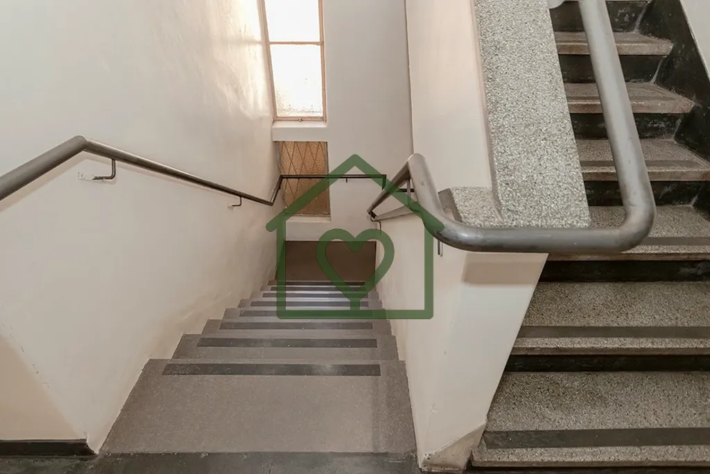 Imagem Descubra o encanto deste apartamento para venda, localizado em uma das regiões mais vibrantes de Po...