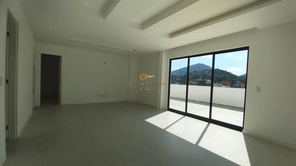 Imagem Cobertura para Venda em Teresópolis / RJ no bairro Agriões